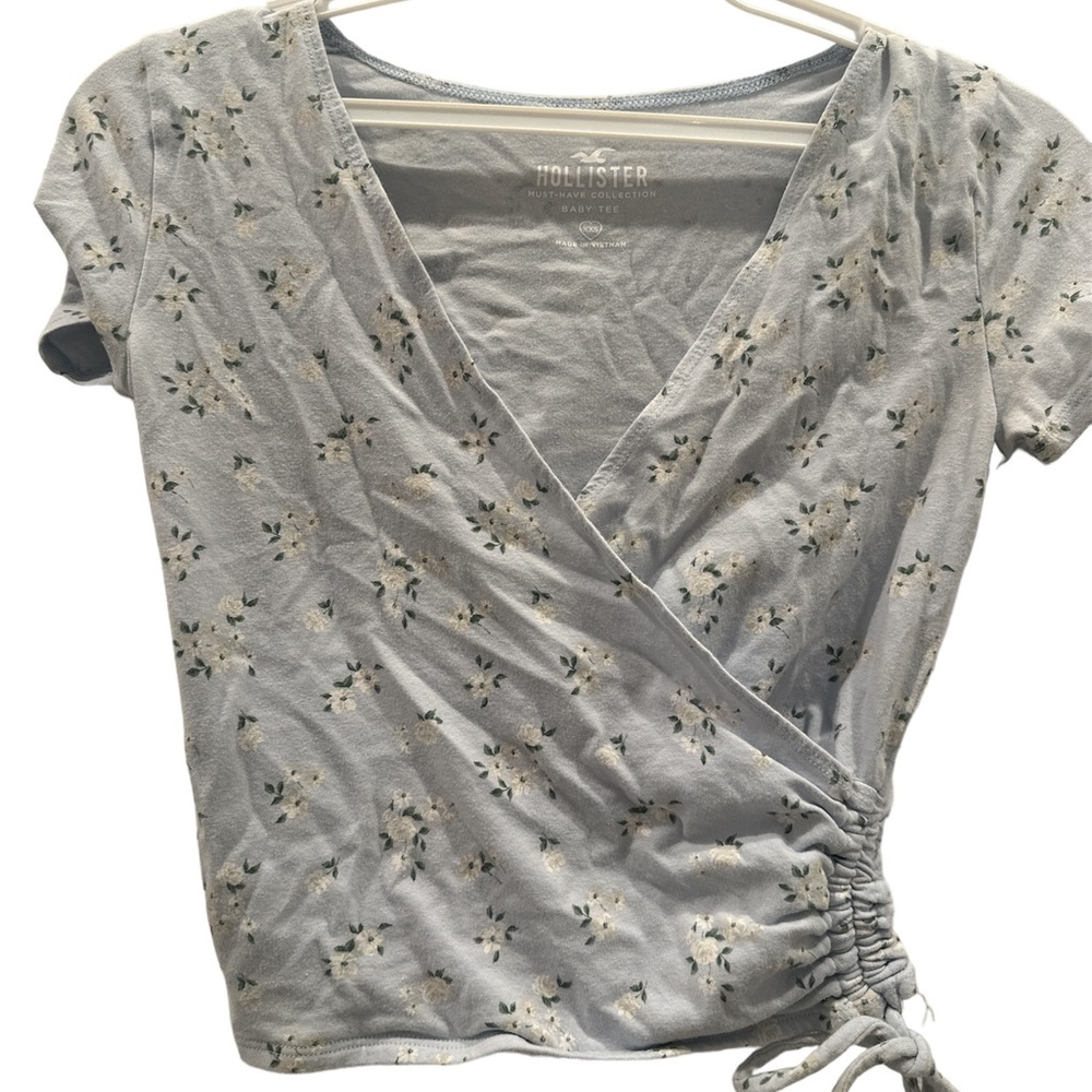 Hollister Light Blue Floral Short Sleeve Top